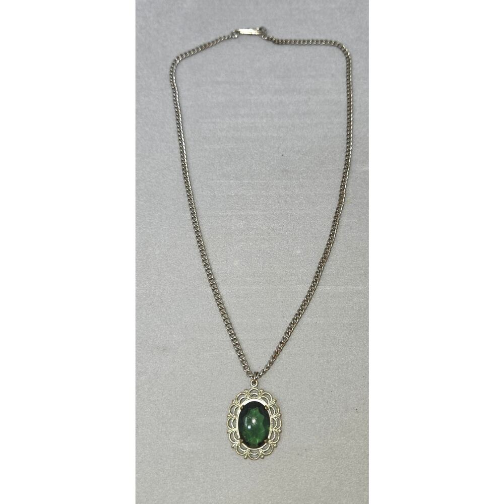 Vintage Emerald Green Silver Tone Oval Pendant with Silver Tone Dainty Chain